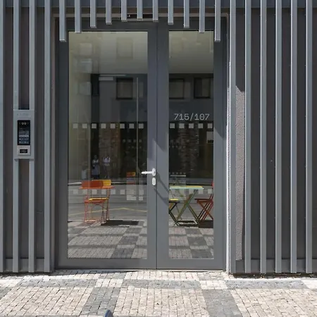 דירה Real Living By Refa Karlin 305 *