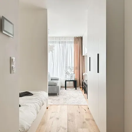 Διαμέρισμα Real Living By Refa Karlin 305